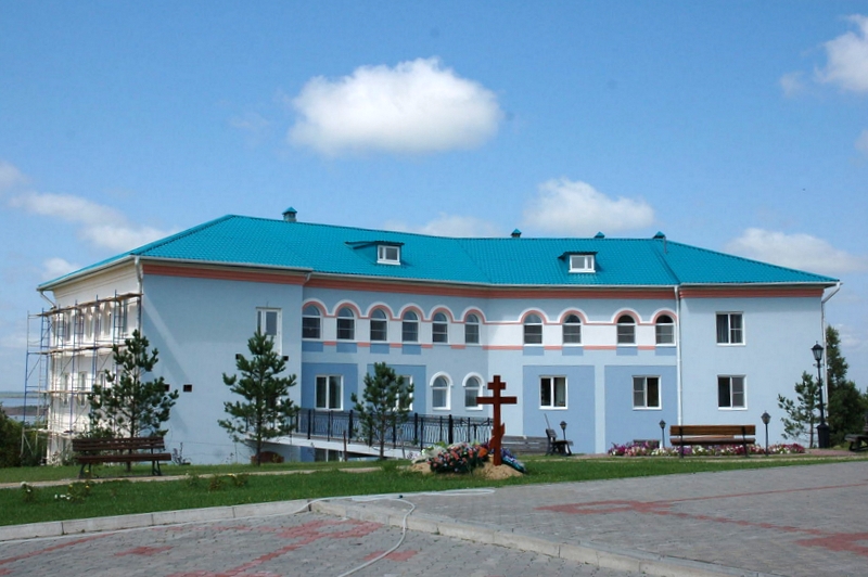 Сестринский корпус Свято-Петропавловского женского монастыря Сестринский корпус Свято-Петропавловского женского монастыря